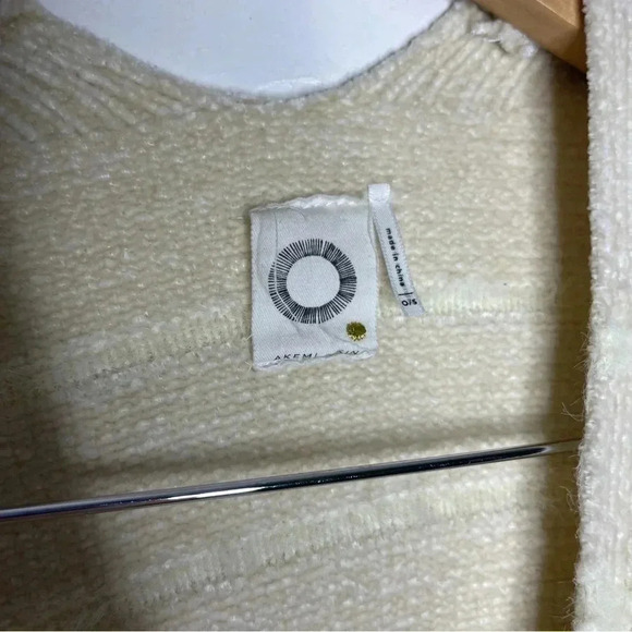 Anthropologie Akemi + Kin One Size Chenille Knit Open Front Pomcho in Ivory - Picture 6 of 7